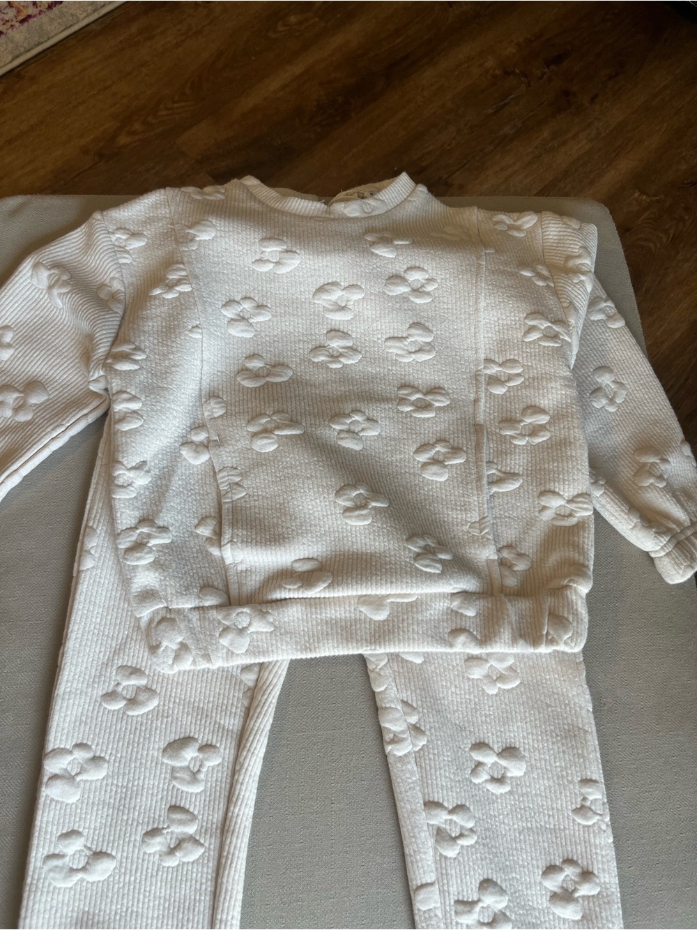 Mayoral NWT Girls White Textured Flower Knit Sweatshirt & Pants